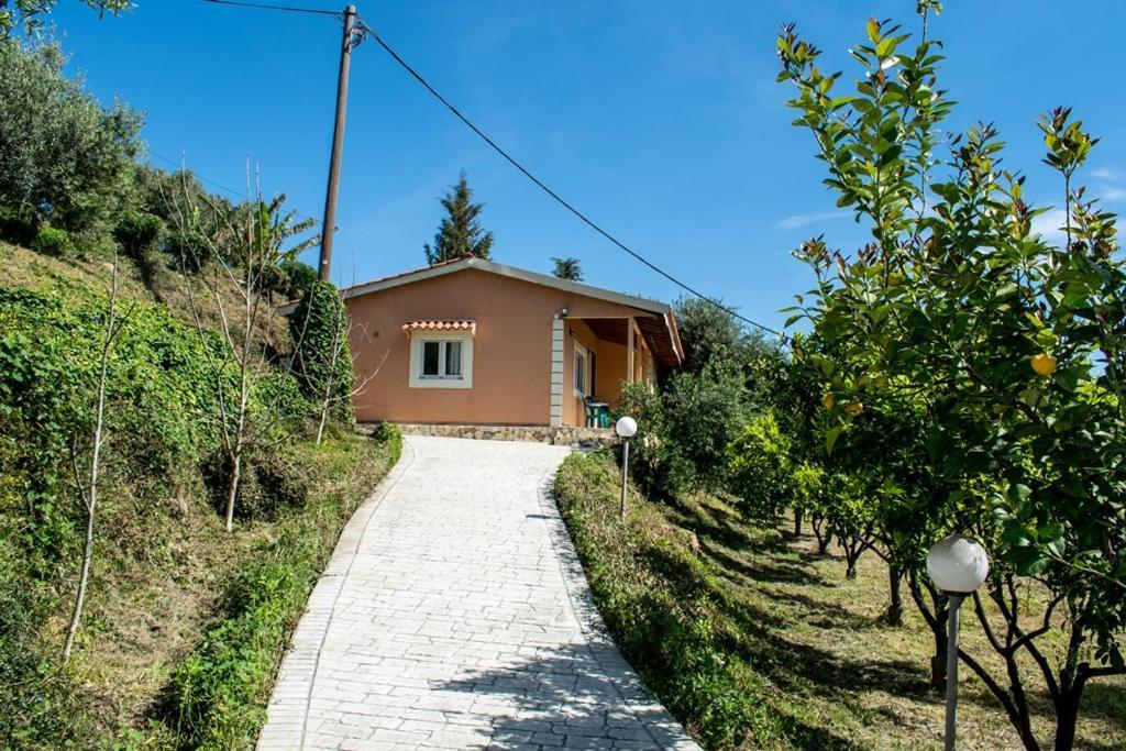 Takis&Eirini Family Apartments Perama  Exterior foto