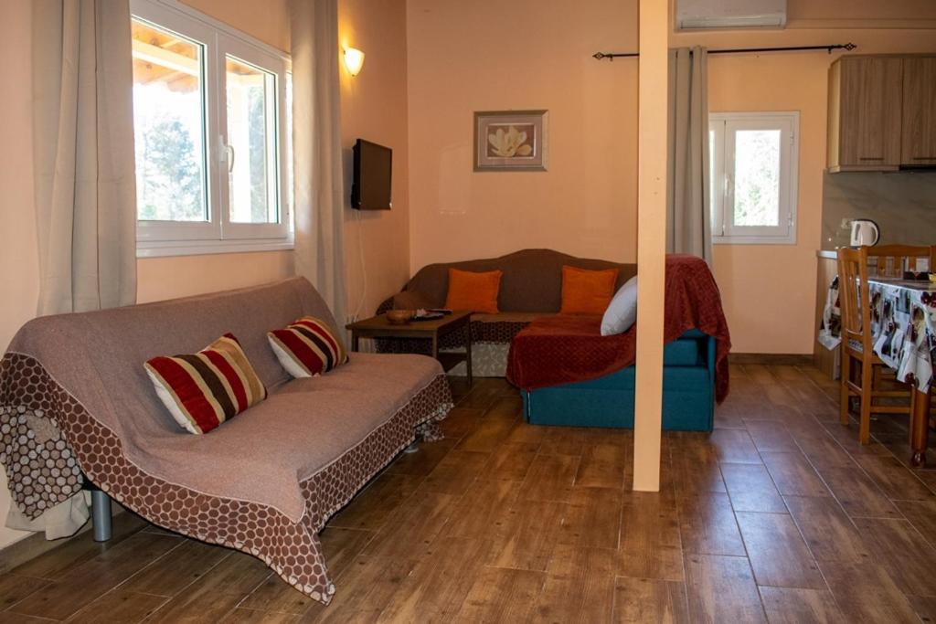 Takis&Eirini Family Apartments Perama  Exterior foto