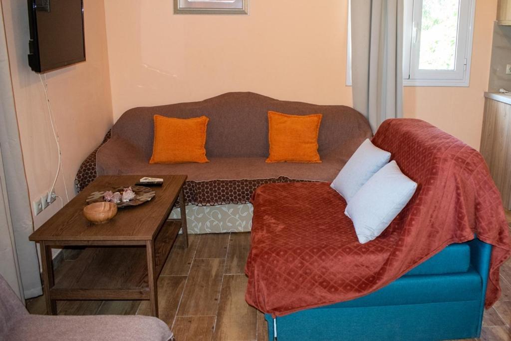 Takis&Eirini Family Apartments Perama  Exterior foto